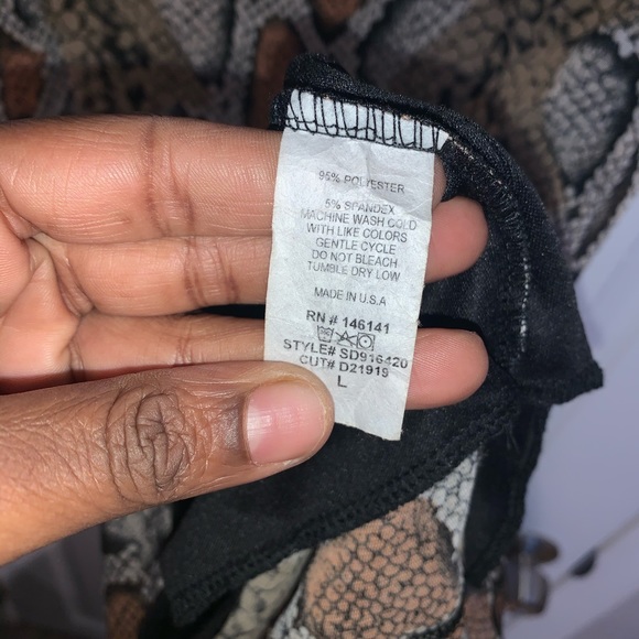 Multi Color Print🖤 - Picture 3 of 3